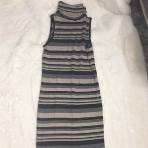 Sleeveless turtleneck midi dress